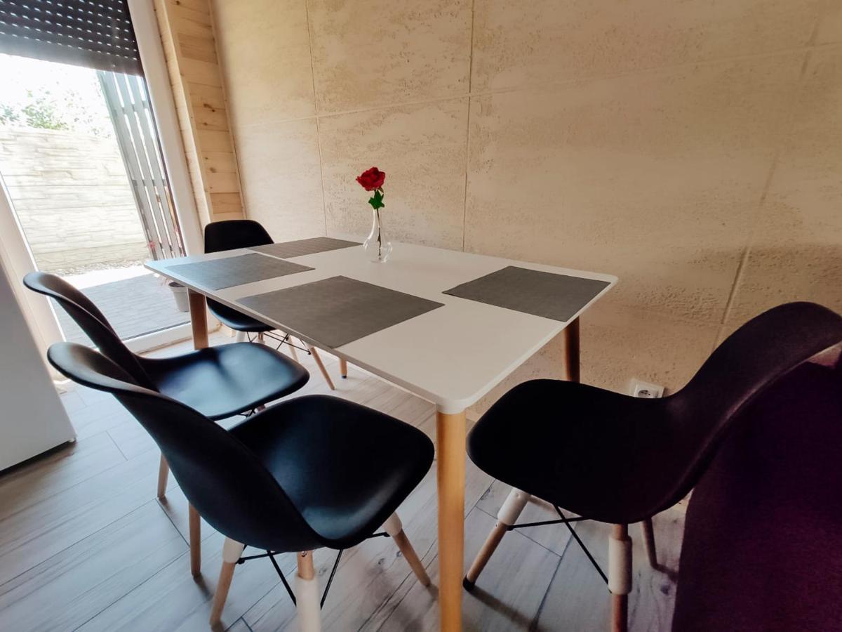 Domki Apartamentowe Dalia Sarbinowo Extérieur photo